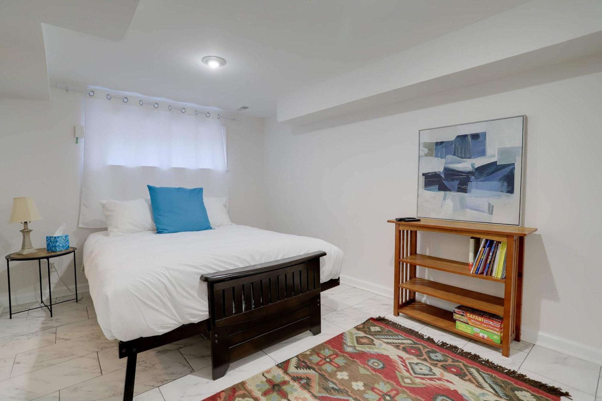 Apartment Sojourn Garden Level Sleeps 2 Washington